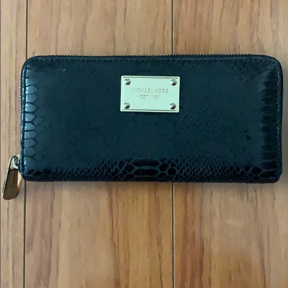 MICHAEL KORS BLACK SNAKESKIN WALLET